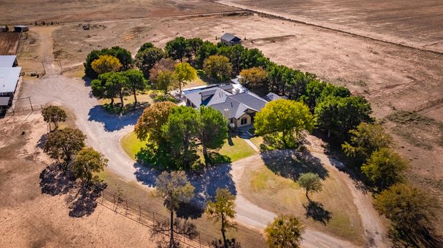 9009 County Rd 7500, Wolfforth, TX 79382