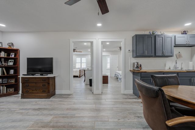 9009 County Rd 7500, Wolfforth, TX 79382
