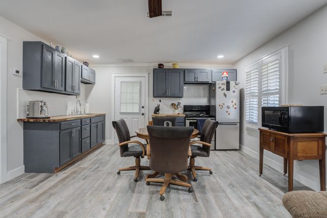 9009 County Rd 7500, Wolfforth, TX 79382
