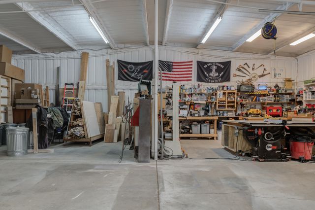 9009 County Rd 7500, Wolfforth, TX 79382