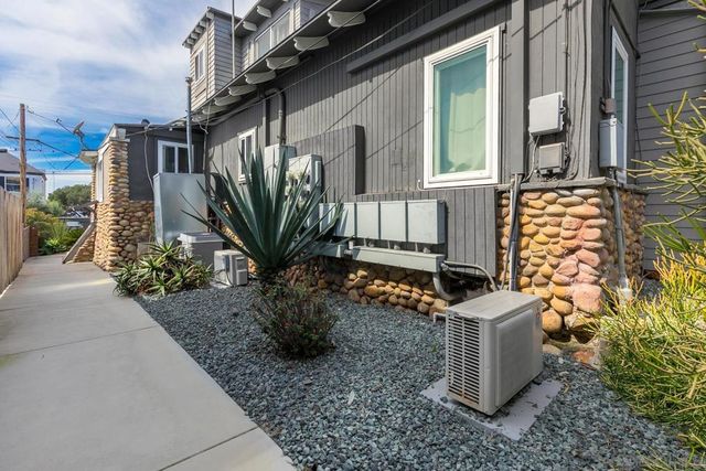 2141 Front Street, San Diego, CA 92101