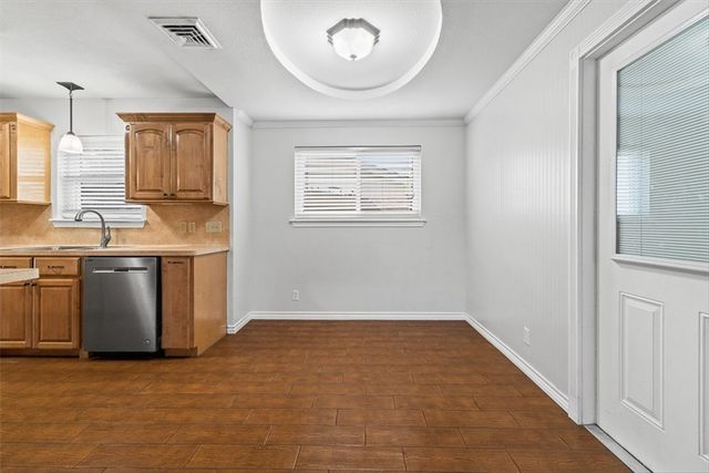 153 Sabine St, Portland, TX 78374