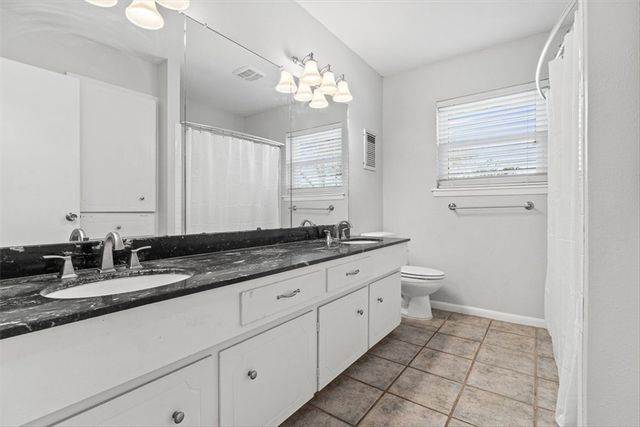 153 Sabine St, Portland, TX 78374