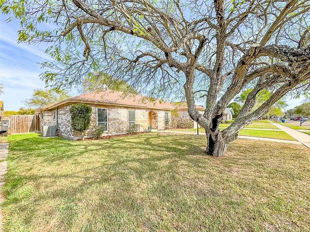 153 Sabine St, Portland, TX 78374