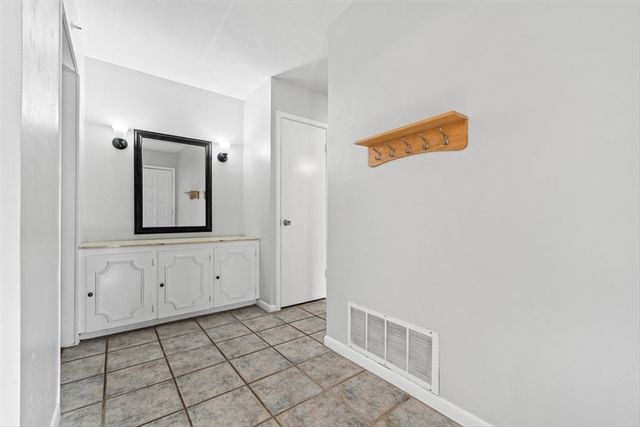 153 Sabine St, Portland, TX 78374