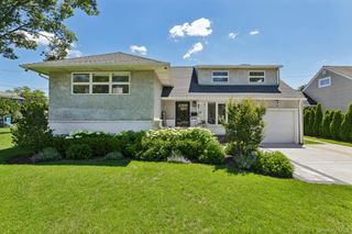 14 Griffin Lane, East Williston, NY 11596