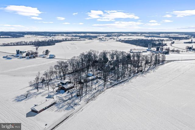 225 BLACK RD, Quarryville, PA 17566