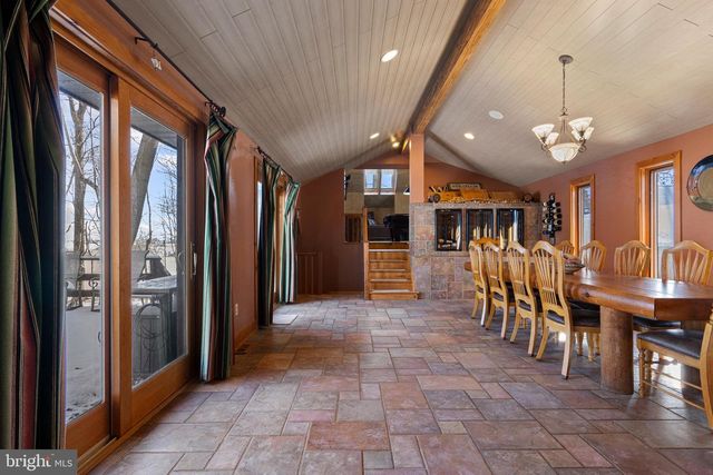 225 BLACK RD, Quarryville, PA 17566