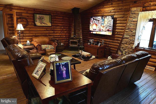 225 BLACK RD, Quarryville, PA 17566