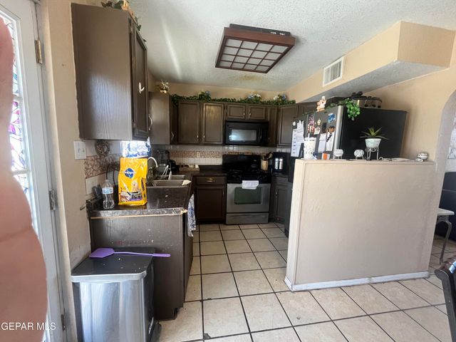 12128 SAINT CASSIAN Drive, El Paso, TX 79936