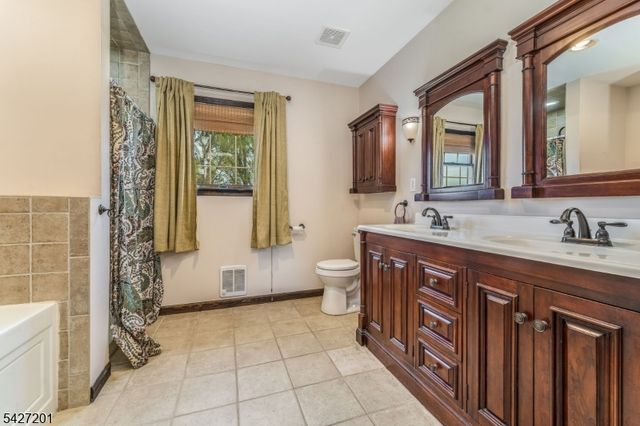 103 Carter Ter, Hackettstown Town, NJ 07840