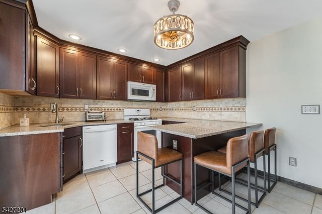 103 Carter Ter, Hackettstown Town, NJ 07840