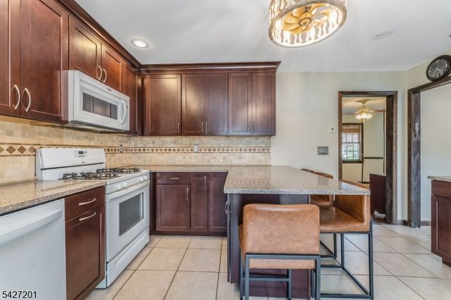 103 Carter Ter, Hackettstown Town, NJ 07840