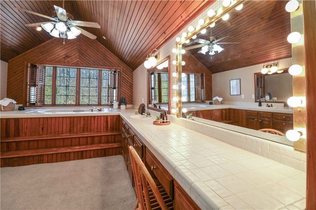 2701 Inwood Drive, Harrison, AR 72601