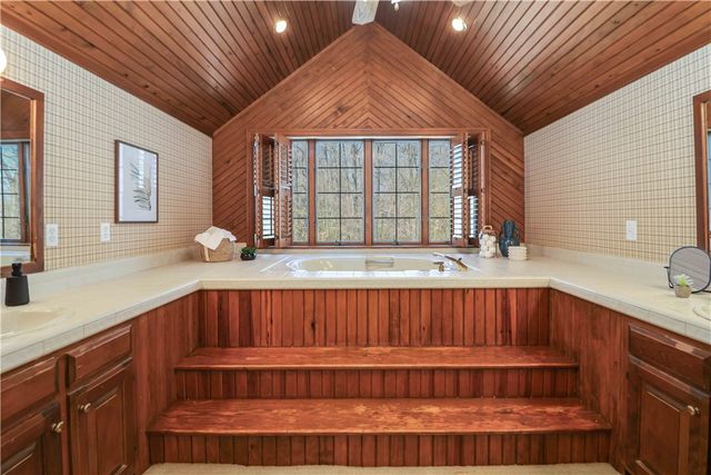 2701 Inwood Drive, Harrison, AR 72601