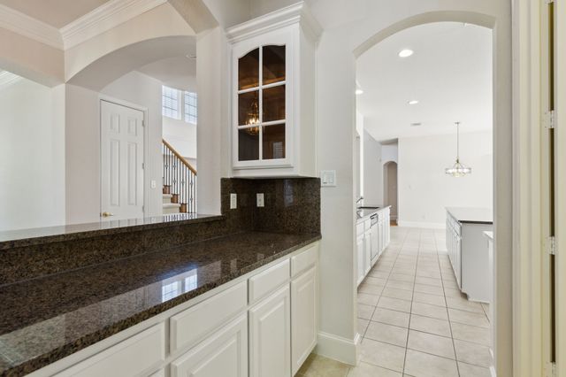 1209 Queen Peggy Lane, Lewisville, TX 75056