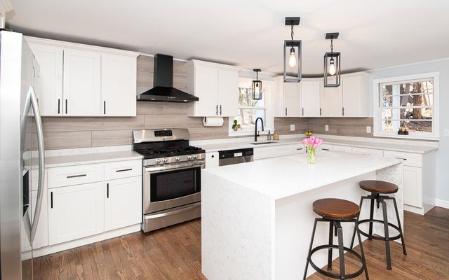 121 Hampstead Road, Sandown, NH 03873