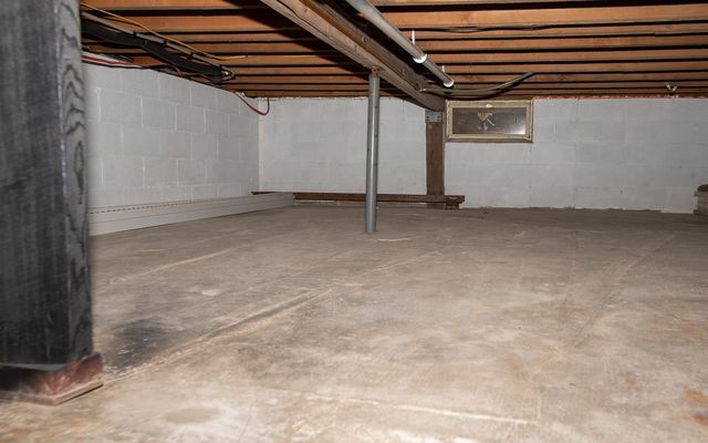 121 Hampstead Road, Sandown, NH 03873