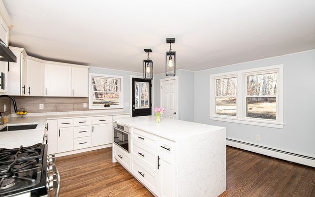 121 Hampstead Road, Sandown, NH 03873