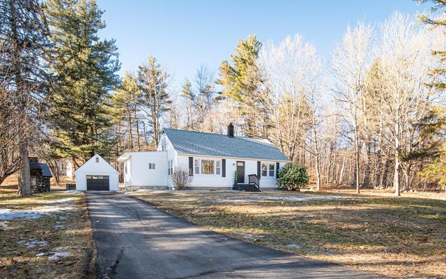 121 Hampstead Road, Sandown, NH 03873