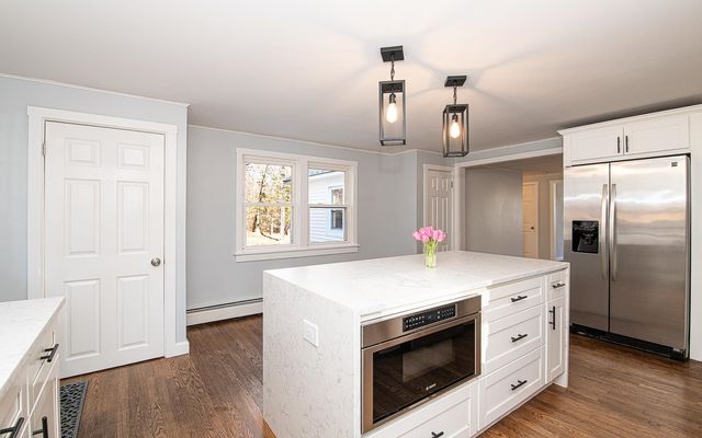 121 Hampstead Road, Sandown, NH 03873