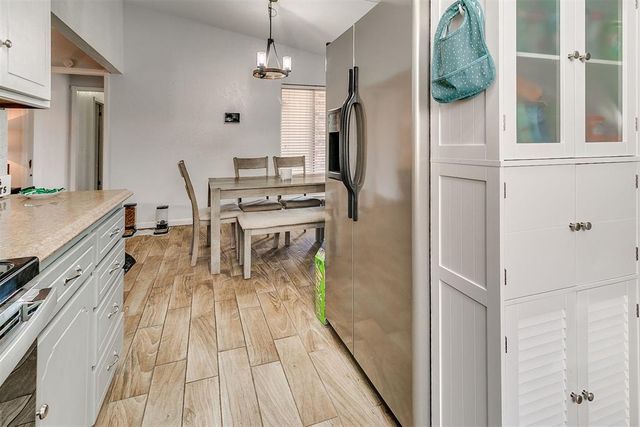 10305 Hollyhead Way, Yukon, OK 73099