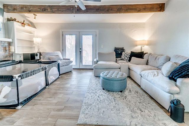 10305 Hollyhead Way, Yukon, OK 73099