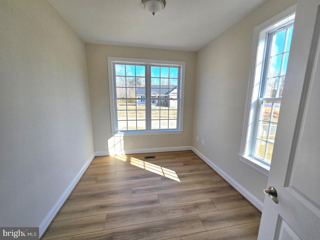 Image 6 of property listing at 3116 ALFALFA CIR, La Plata, MD 20646