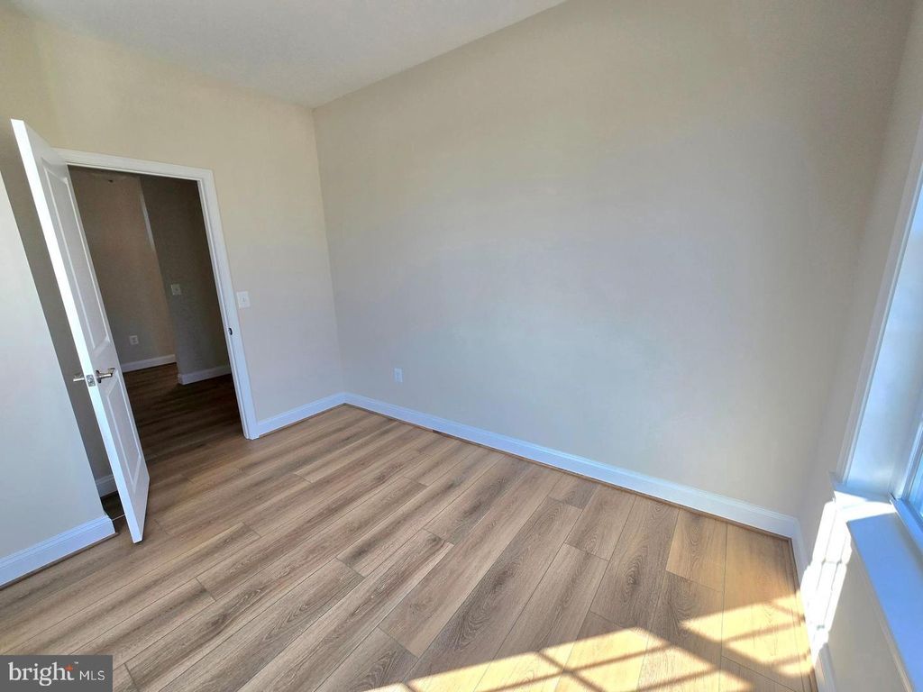 Image 8 of property listing at 3116 ALFALFA CIR, La Plata, MD 20646