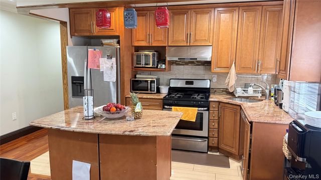 19018 Woodhull Avenue, Hollis, NY 11423