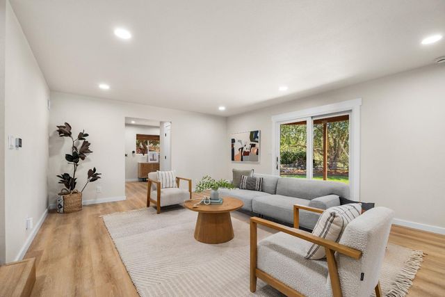 504 Cuesta Drive, Aptos, CA 95003