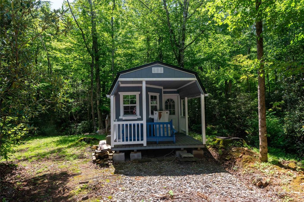 245 White Oak Creek Road, Burnsville, NC 28714