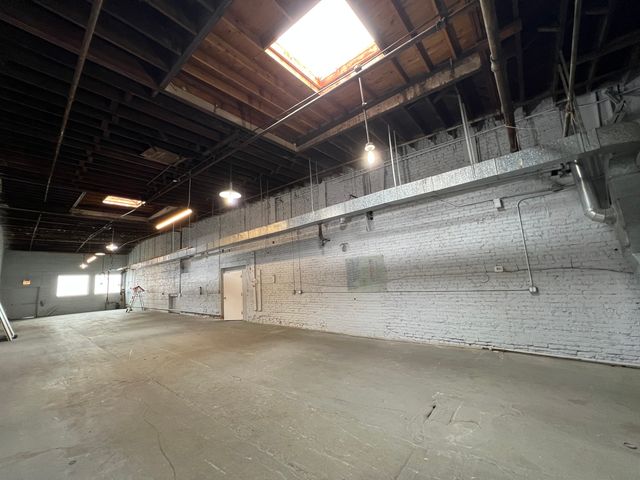 4244 N Elston Avenue, Chicago, IL 60618