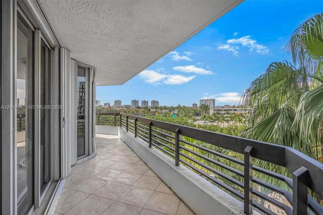 3500 Mystic Pointe Dr 604, Aventura, FL 33180