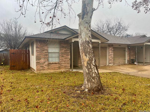 9827 Ardash Ln, San Antonio, TX 78250