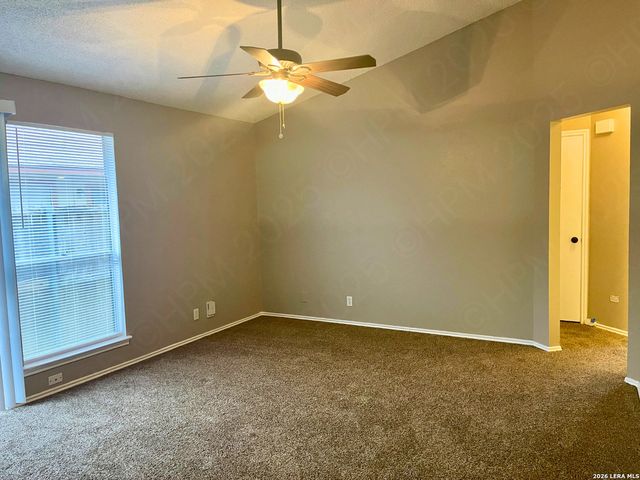 9827 Ardash Ln, San Antonio, TX 78250