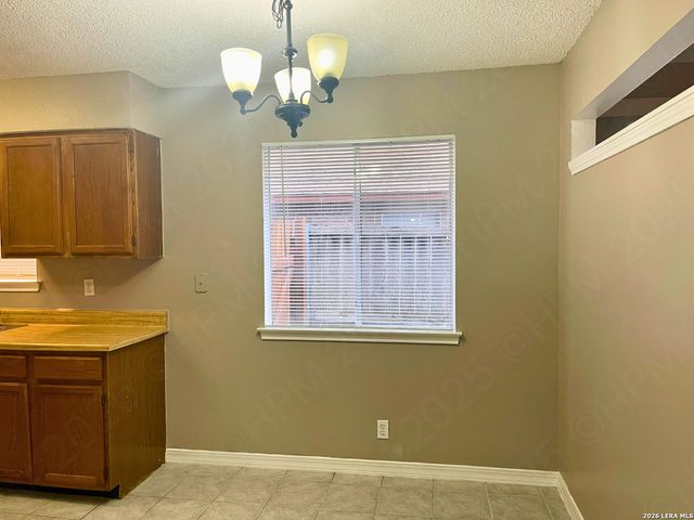 9827 Ardash Ln, San Antonio, TX 78250