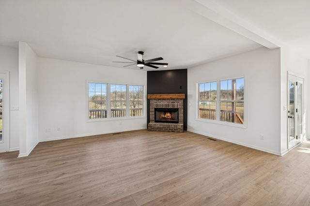 1909 Evergreen Rd, Thompsons Station, TN 37179