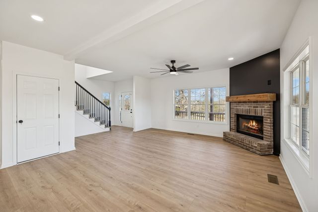 1909 Evergreen Rd, Thompsons Station, TN 37179