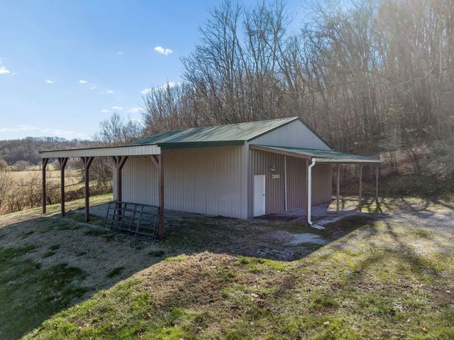 1909 Evergreen Rd, Thompsons Station, TN 37179