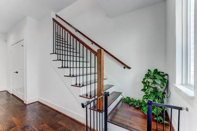 107 W Whitney Street E, Houston, TX 77018