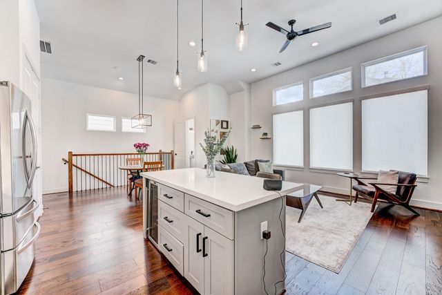 107 W Whitney Street E, Houston, TX 77018