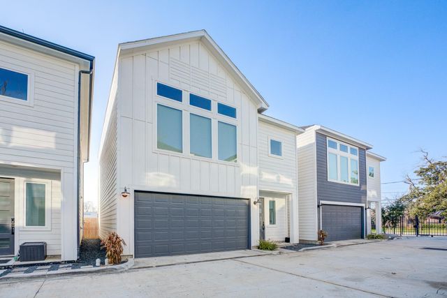 107 W Whitney Street E, Houston, TX 77018