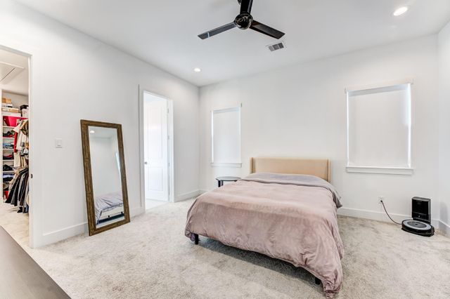 107 W Whitney Street E, Houston, TX 77018