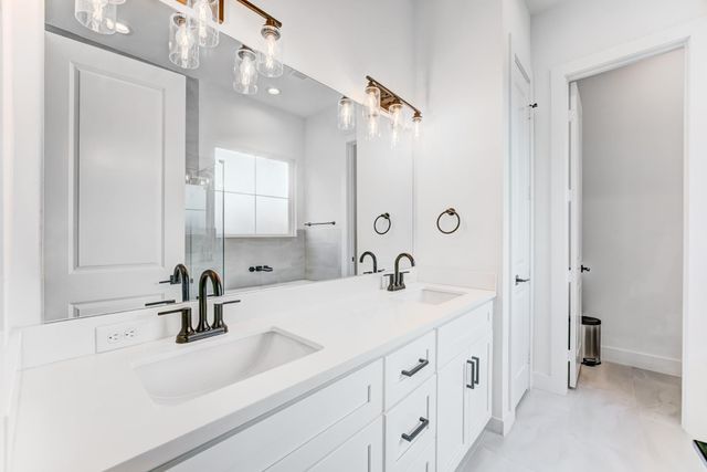 107 W Whitney Street E, Houston, TX 77018