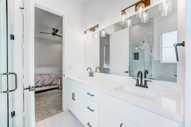 107 W Whitney Street E, Houston, TX 77018