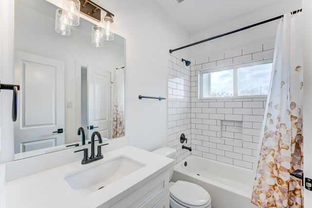 107 W Whitney Street E, Houston, TX 77018