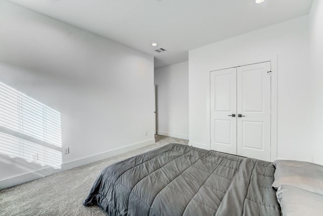 107 W Whitney Street E, Houston, TX 77018