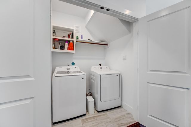 107 W Whitney Street E, Houston, TX 77018