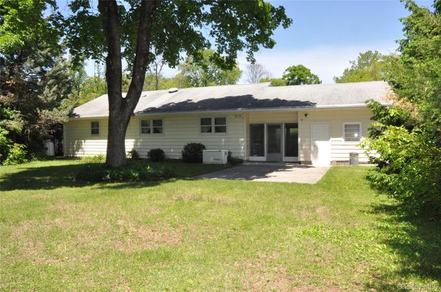 32 Fuller Lane, Hyde Park, NY 12538